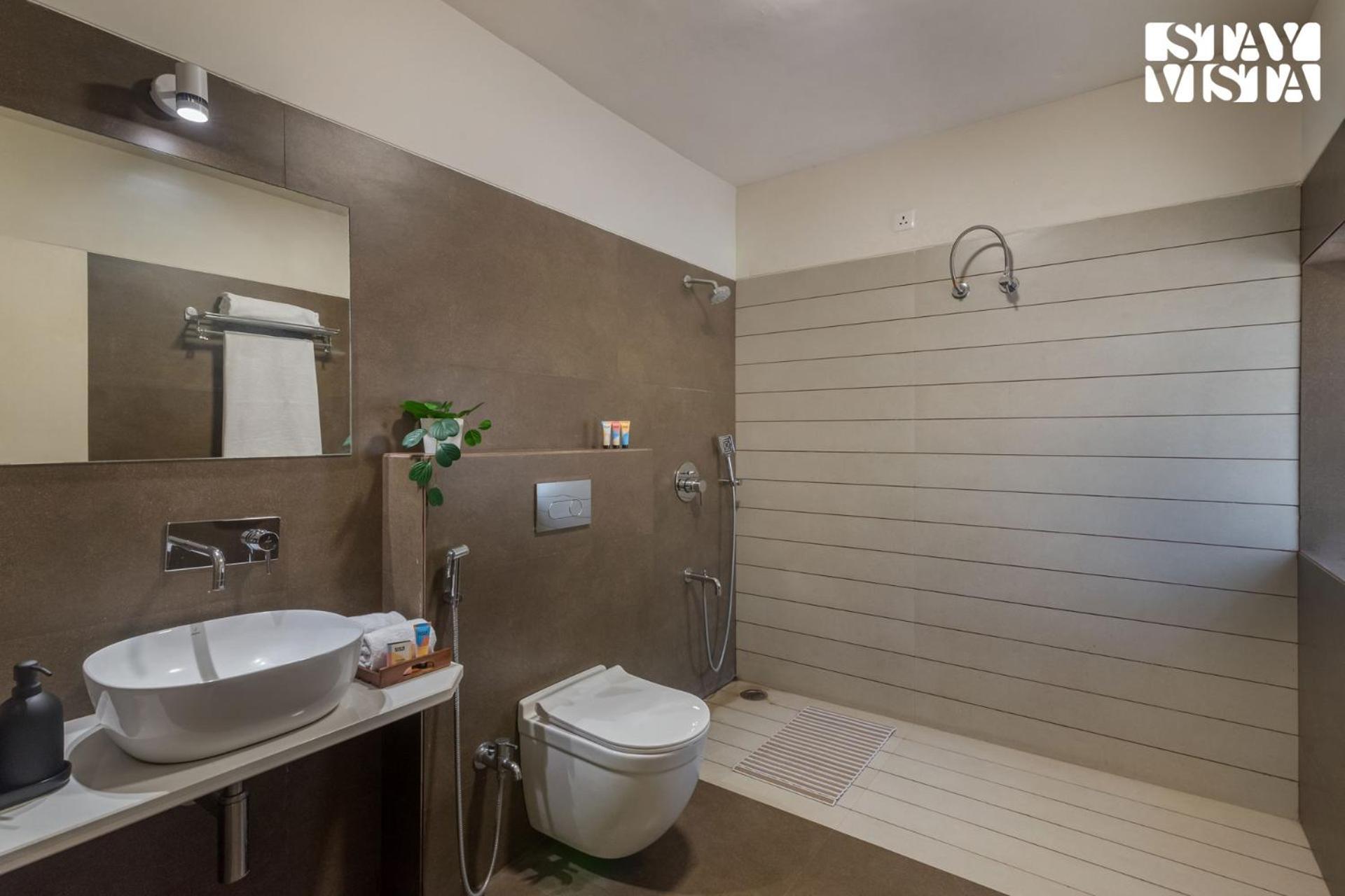 Stayvista'S Silver Grove - Serene Haven With Expansive Lawn & Terrace Nashik Bagian luar foto