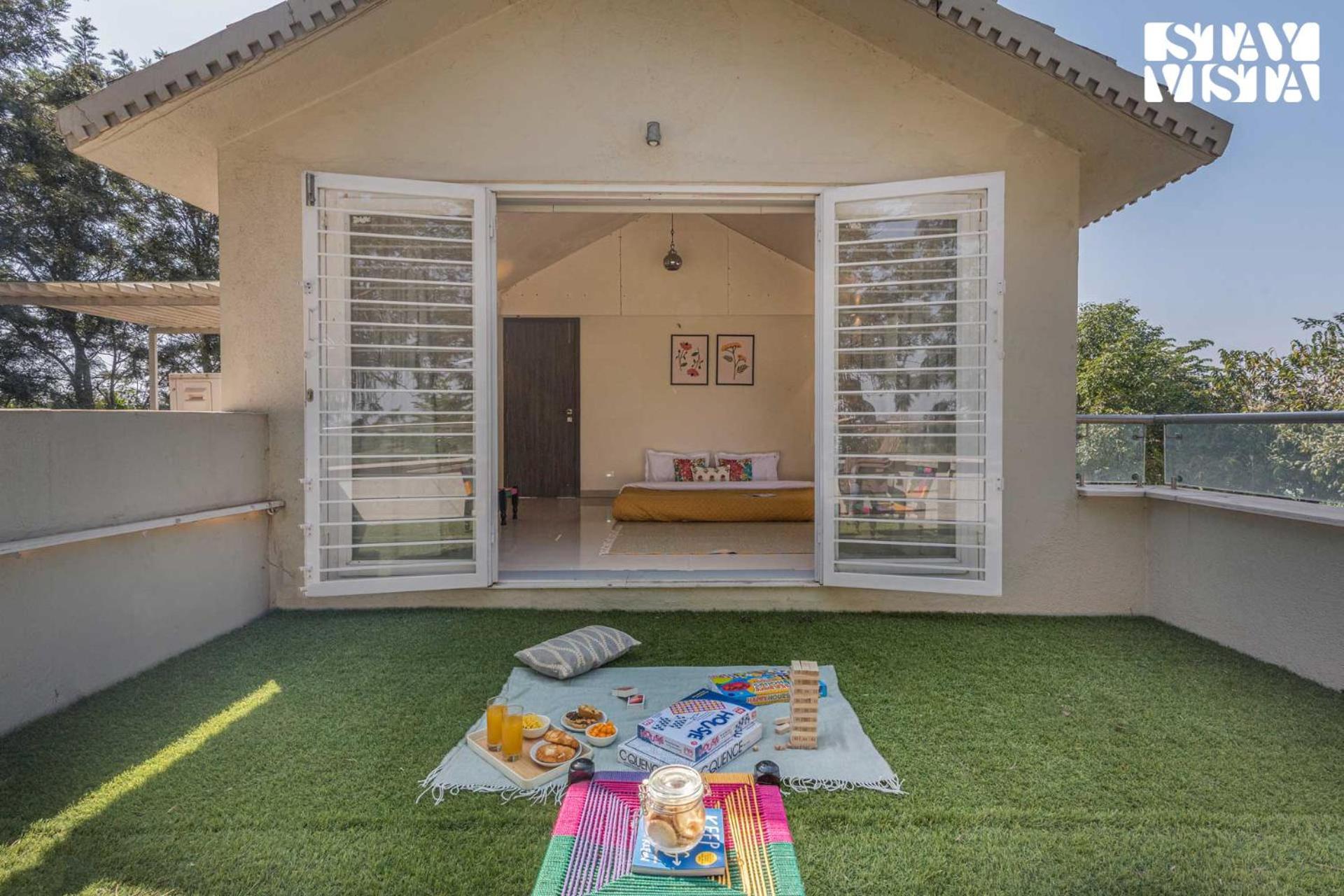 Stayvista'S Silver Grove - Serene Haven With Expansive Lawn & Terrace Nashik Bagian luar foto