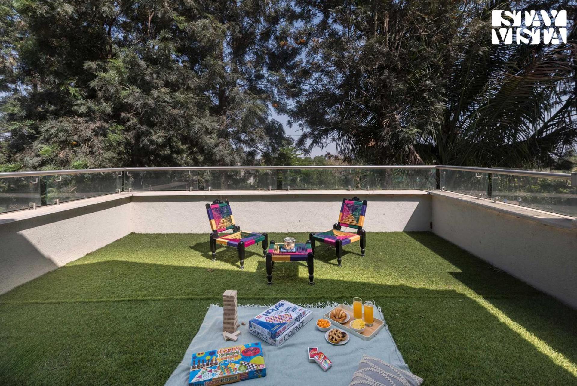 Stayvista'S Silver Grove - Serene Haven With Expansive Lawn & Terrace Nashik Bagian luar foto